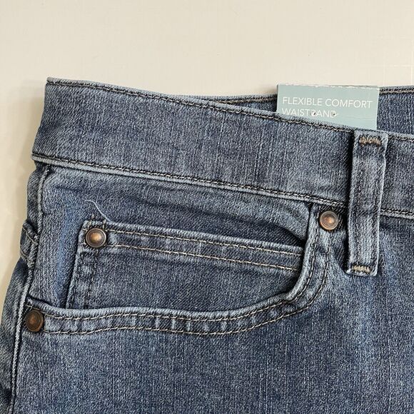 Lee Women Relaxed Fit Straight Leg Jeans Size‎ 14 Medium Premium Stonewash NWT - Picture 3 of 10